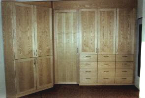 Einbauschrank aus Esche